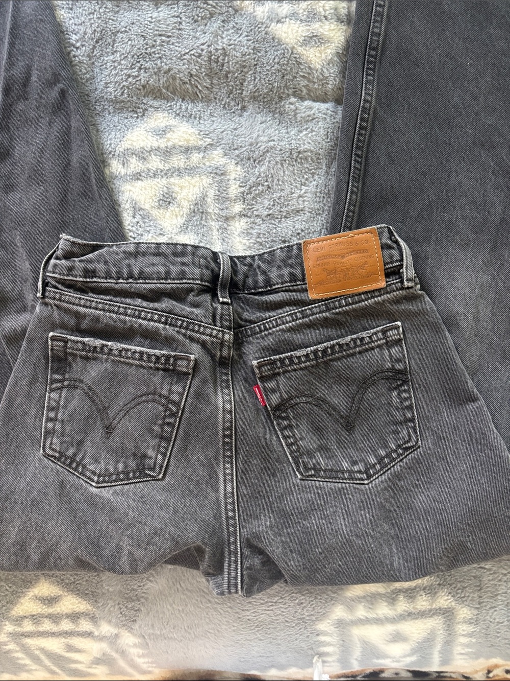 Levi’s Low Loose Jeans - Picture 6 of 6